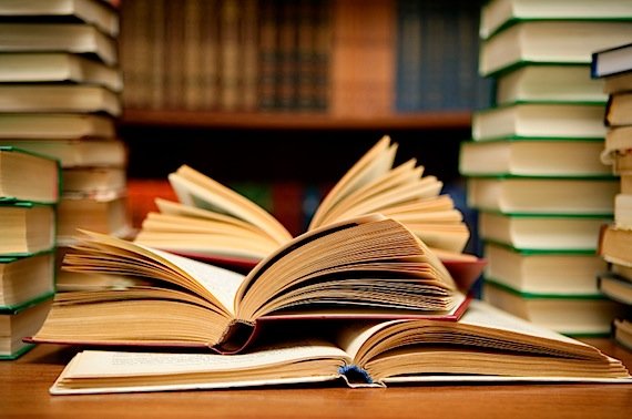Wybrany obrazek dla artykułu: Czytanie na nowo – jak Polacy wracają do książek? Trendy 2025